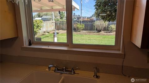 803 13th Street SW Puyallup WA 98371