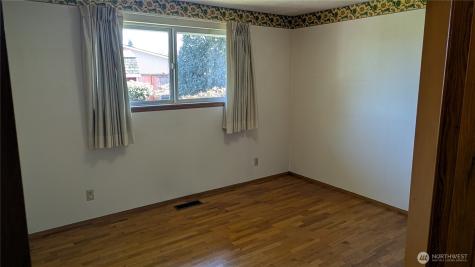 803 13th Street SW Puyallup WA 98371