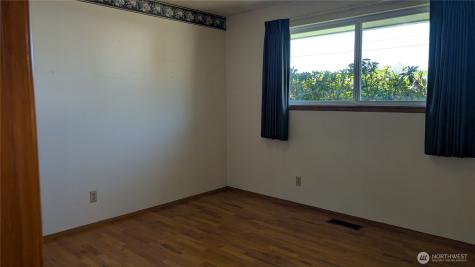 803 13th Street SW Puyallup WA 98371