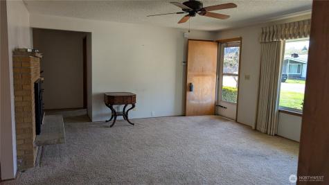 803 13th Street SW Puyallup WA 98371