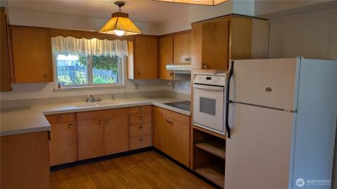 803 13th Street SW Puyallup WA 98371