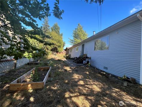 1824 Hay Street Shelton WA 98584
