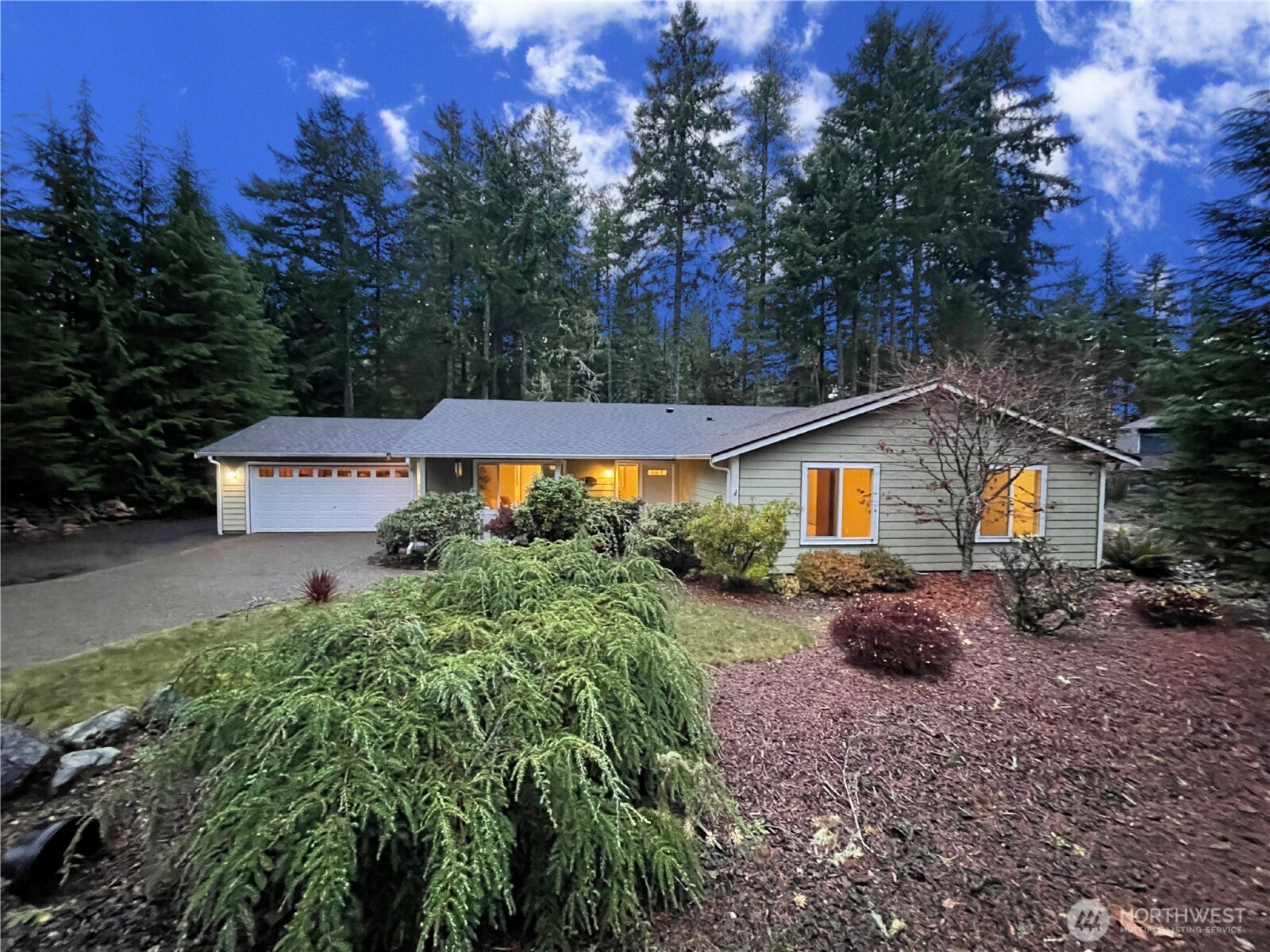 121 E Country Club Drive E Union WA 98592