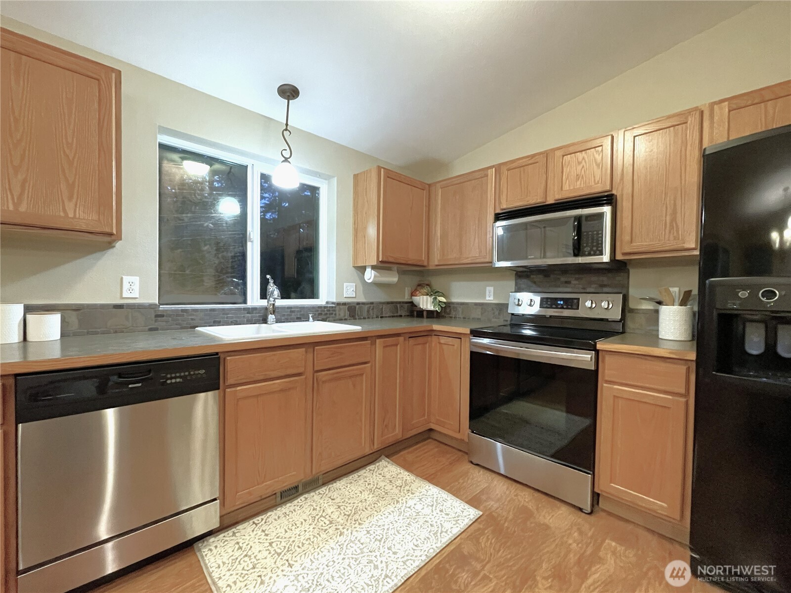 121 E Country Club Drive E Union WA 98592