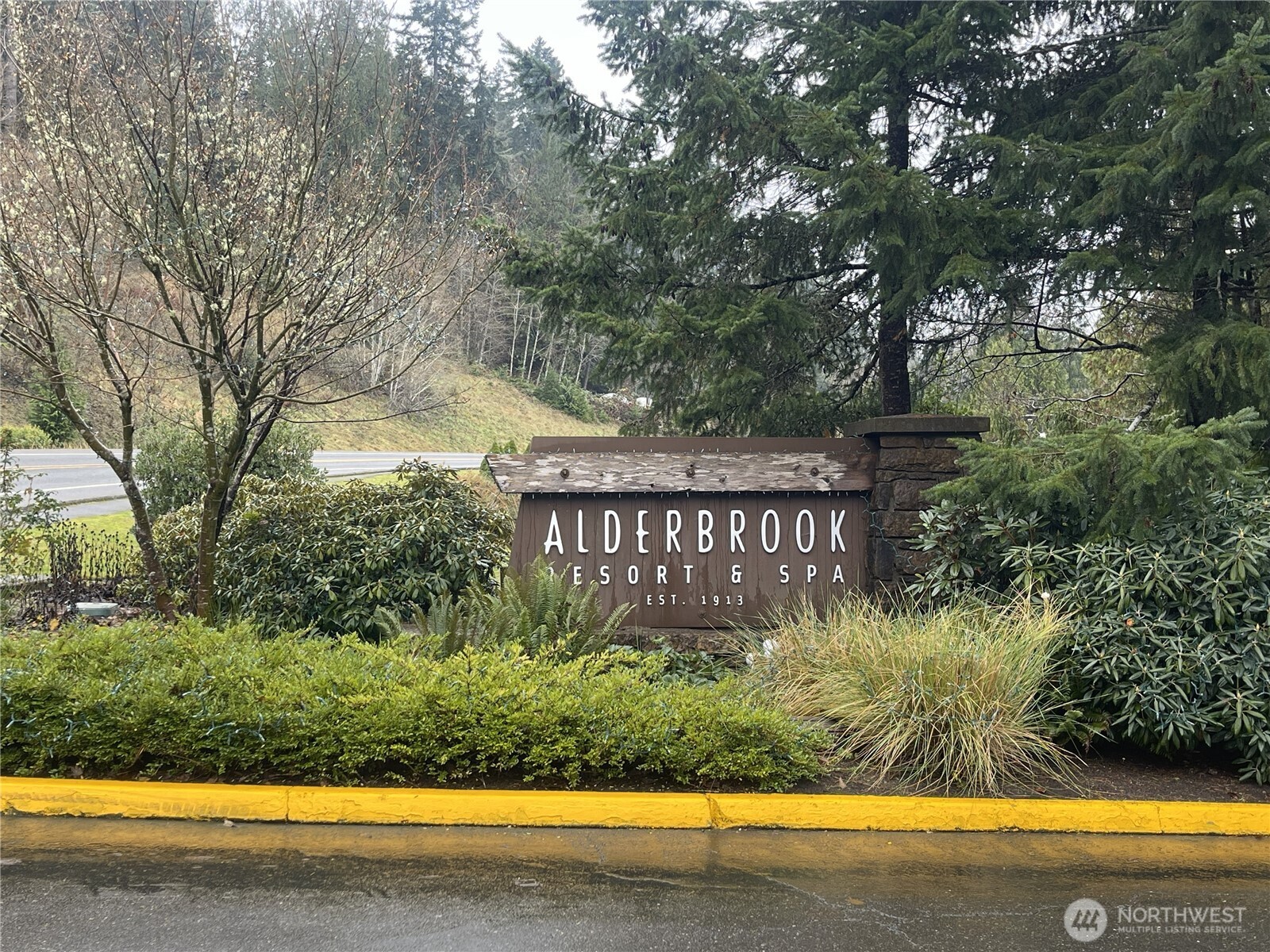121 E Country Club Drive E Union WA 98592