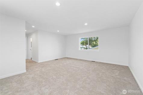 915 W Main / 101 S West Street Chewelah WA 99109