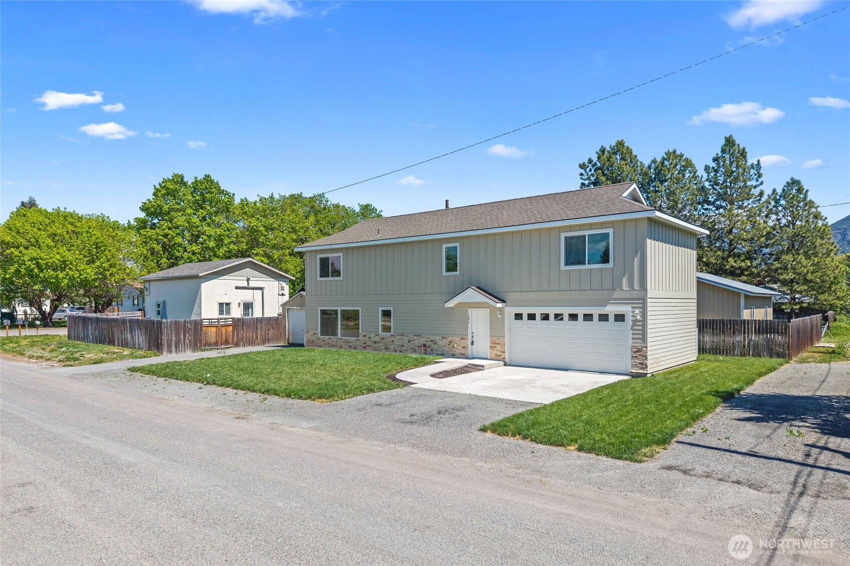 915 W Main / 101 S West Street Chewelah WA 99109