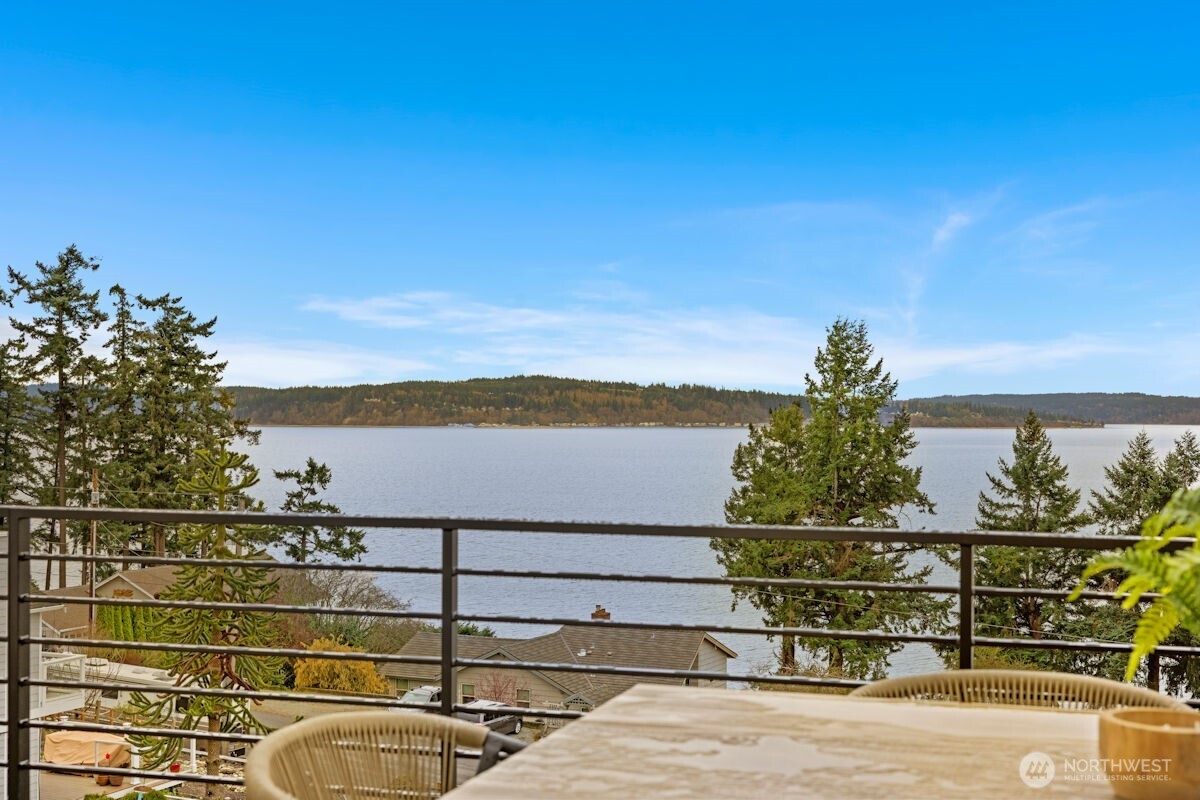 2218 Cleven Park Road Camano Island WA 98282