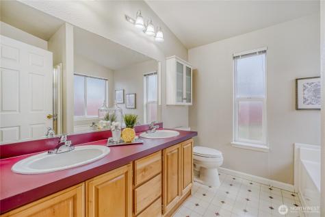 22241 SE 241st Place Maple Valley WA 98038