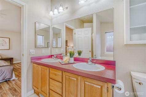 22241 SE 241st Place Maple Valley WA 98038