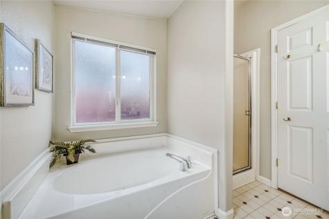 22241 SE 241st Place Maple Valley WA 98038