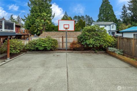 21503 SE 266th Street Maple Valley WA 98038