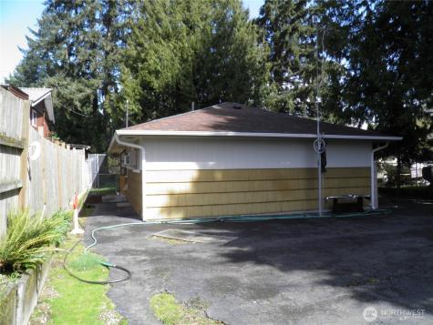 7033 S 116th Place Seattle WA 98178