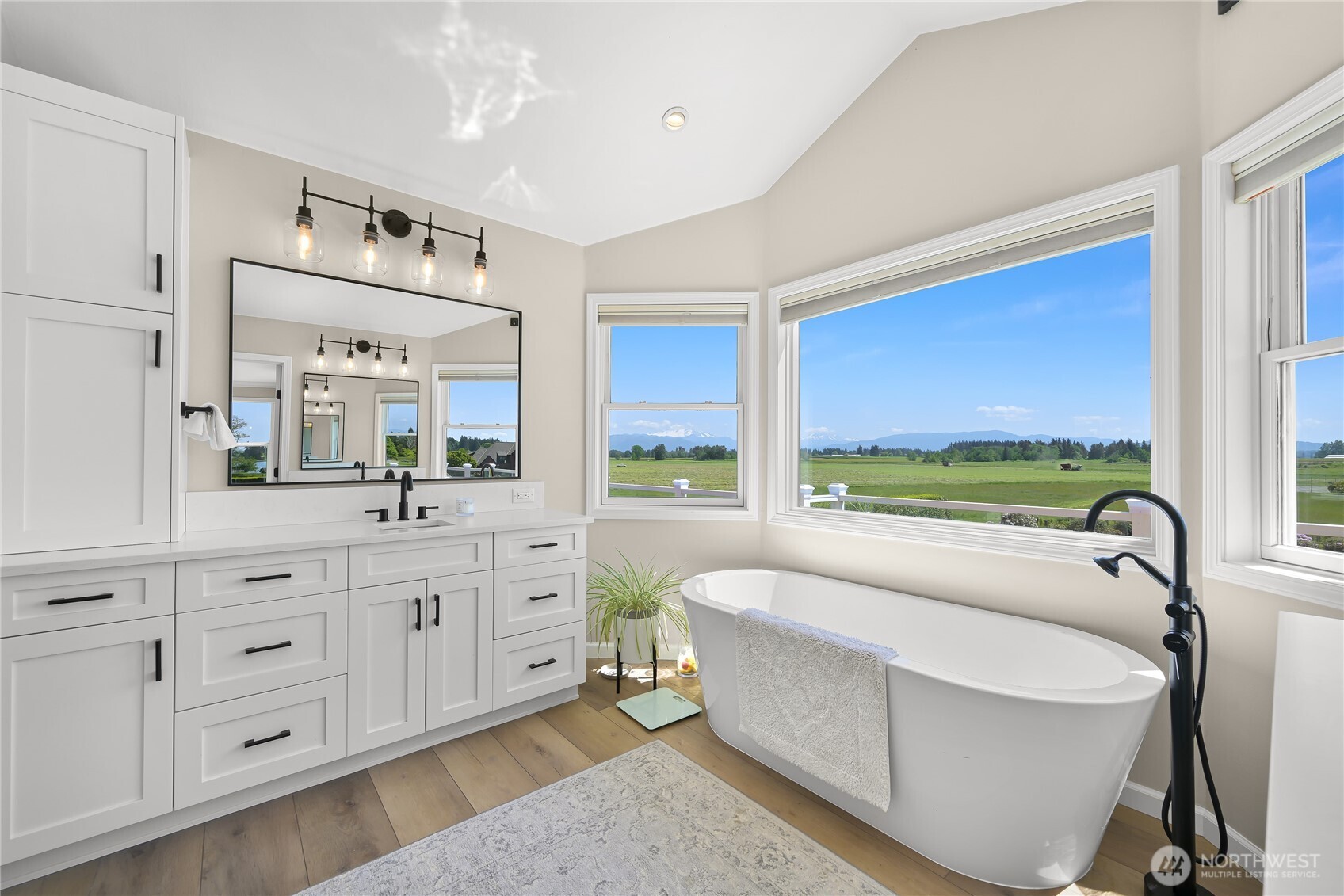 359 E Wiser Lake Road Lynden WA 98264
