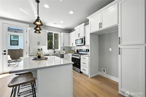 10 Meridian Avenue SE Bothell WA 98012