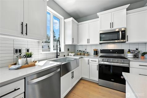 10 Meridian Avenue SE Bothell WA 98012