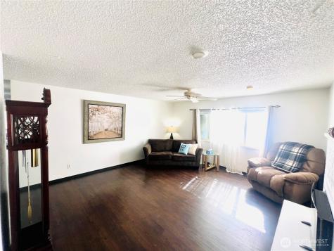 613 Holm Avenue Montesano WA 98563