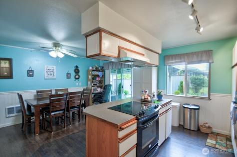 613 Holm Avenue Montesano WA 98563