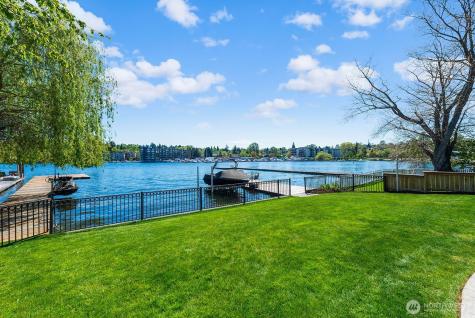 8696 Island Drive S Seattle WA 98118