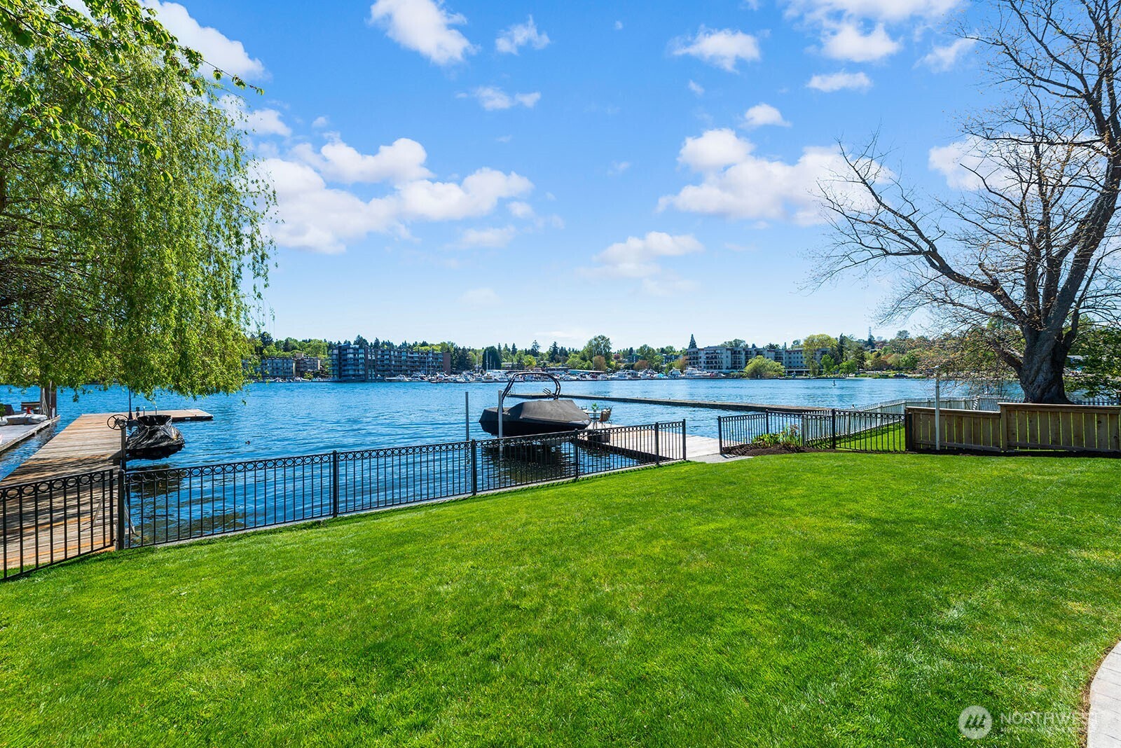 8696 Island Drive S Seattle WA 98118
