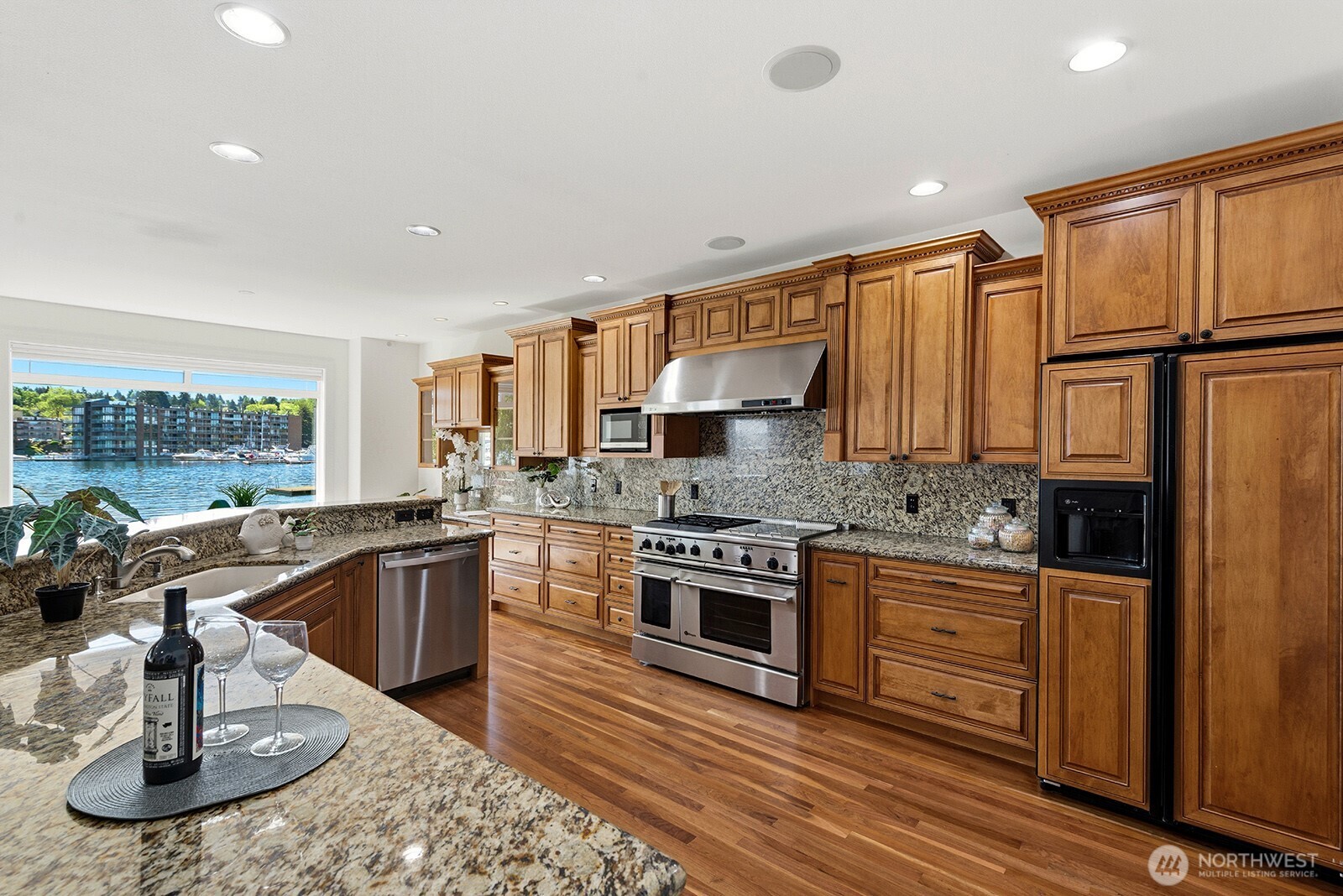 8696 Island Drive S Seattle WA 98118