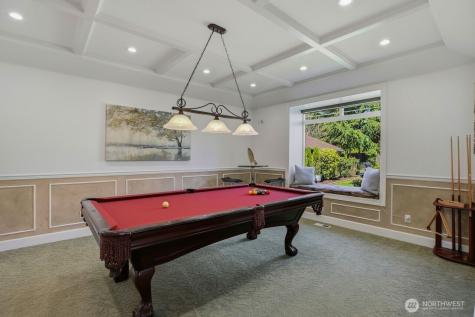 8696 Island Drive S Seattle WA 98118