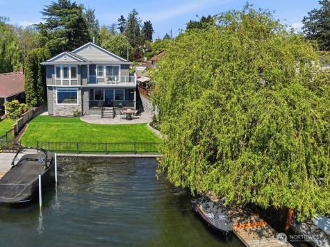 8696 Island Drive S Seattle WA 98118