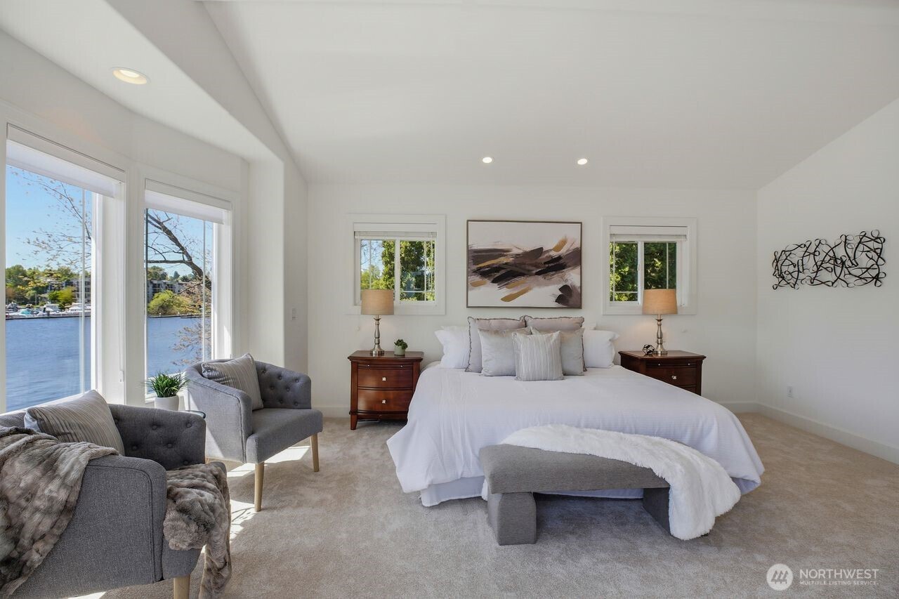 8696 Island Drive S Seattle WA 98118
