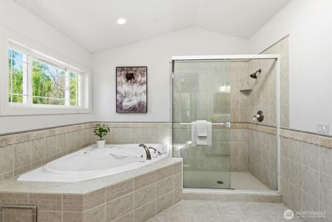 8696 Island Drive S Seattle WA 98118