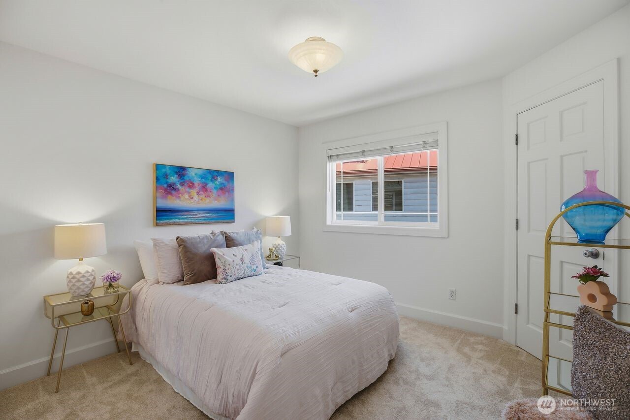 8696 Island Drive S Seattle WA 98118