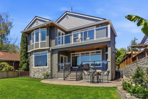 8696 Island Drive S Seattle WA 98118