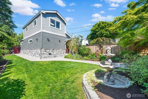 8696 Island Drive S Seattle WA 98118