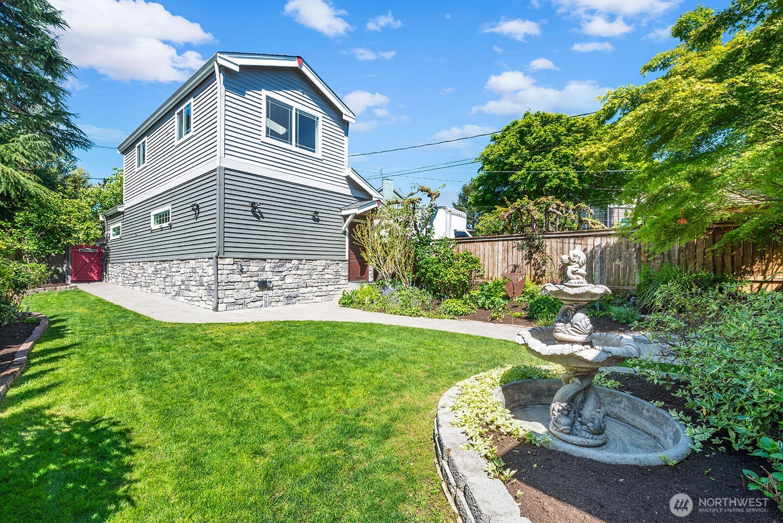 8696 Island Drive S Seattle WA 98118