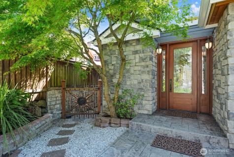 8696 Island Drive S Seattle WA 98118