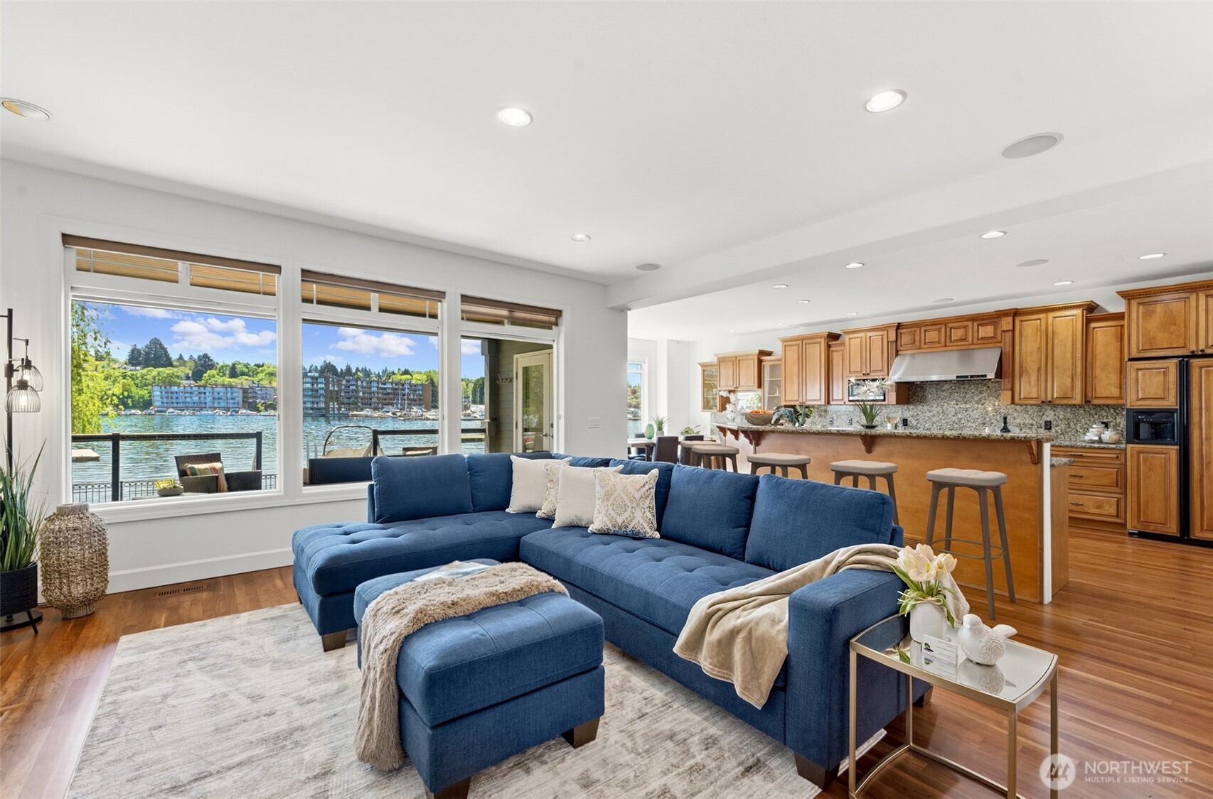 8696 Island Drive S Seattle WA 98118