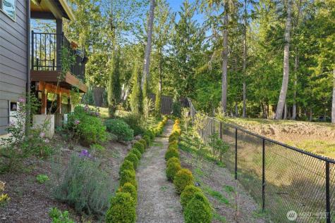 130 Zephyr Drive Silverlake WA 98645