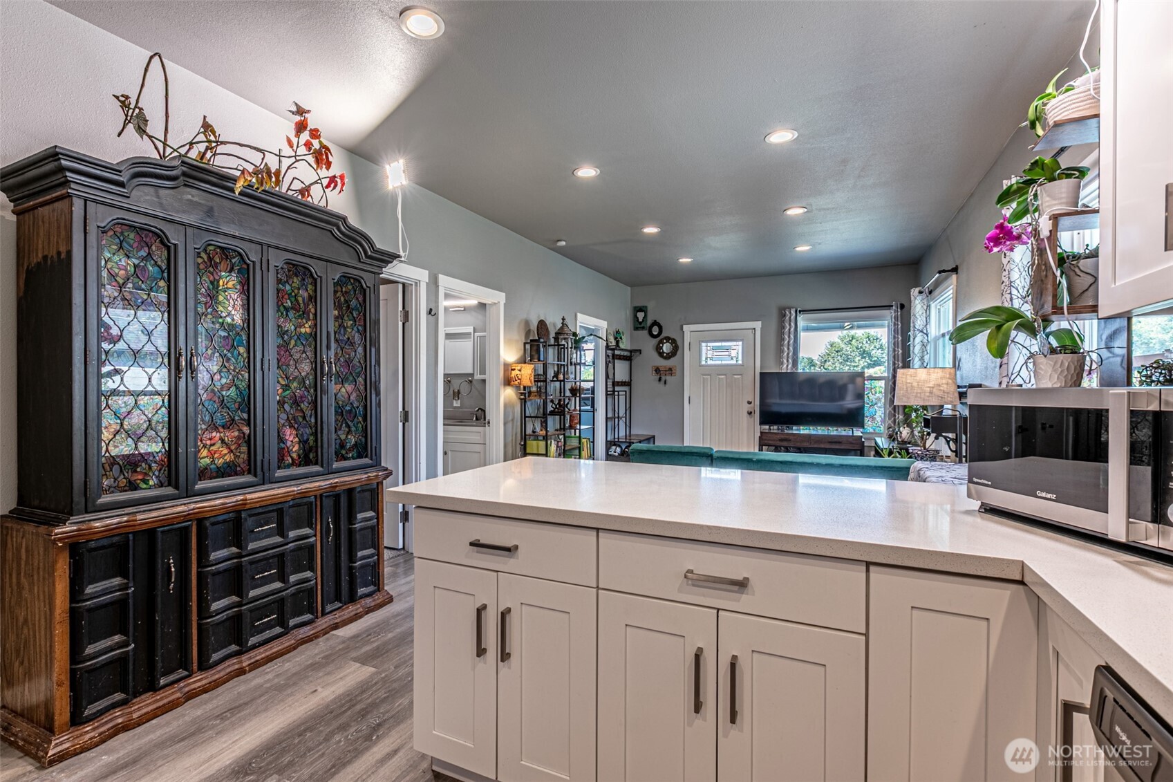 6827 S Thompson Avenue Tacoma WA 98408