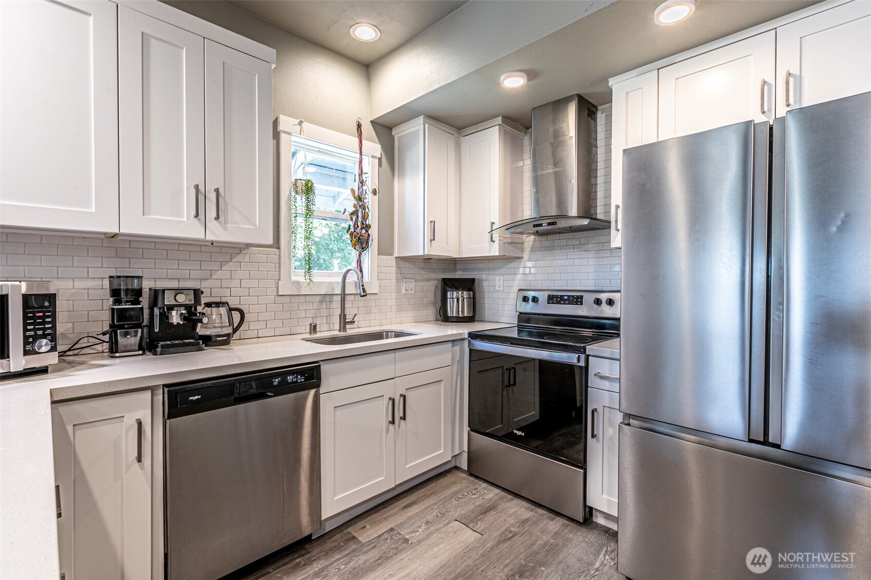 6827 S Thompson Avenue Tacoma WA 98408