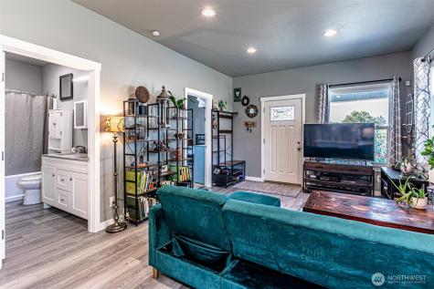 6827 S Thompson Avenue Tacoma WA 98408