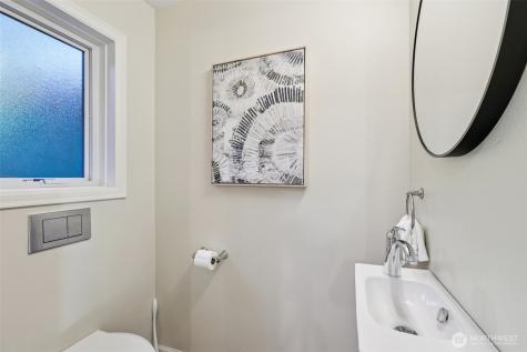 10331 NE 19th Place Bellevue WA 98004