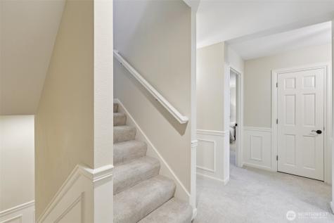 10331 NE 19th Place Bellevue WA 98004