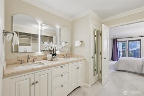 10331 NE 19th Place Bellevue WA 98004