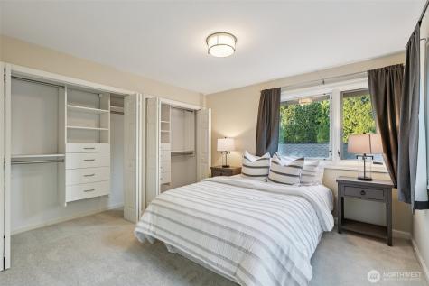 10331 NE 19th Place Bellevue WA 98004