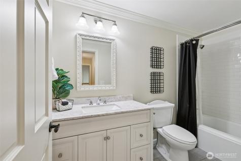 10331 NE 19th Place Bellevue WA 98004