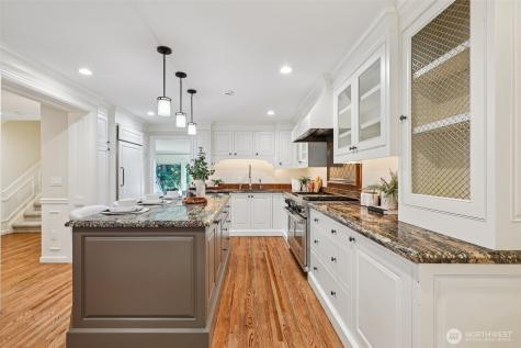 10331 NE 19th Place Bellevue WA 98004