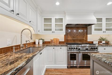 10331 NE 19th Place Bellevue WA 98004