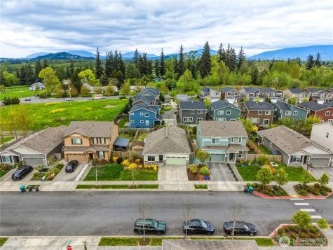 3245 Loch Ness Loop Mount Vernon WA 98273