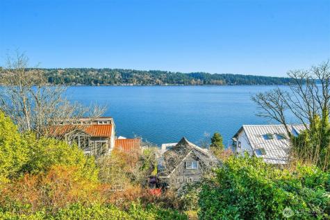 10742 Lakeside Avenue NE Seattle WA 98125