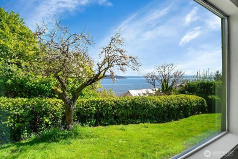 10742 Lakeside Avenue NE Seattle WA 98125