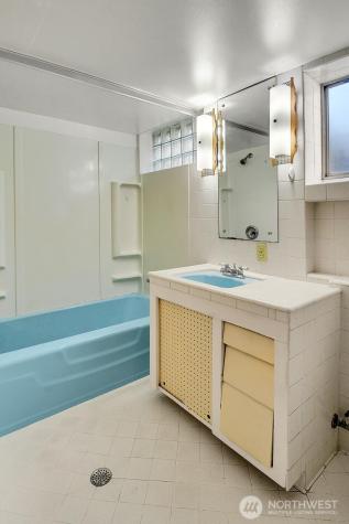 10742 Lakeside Avenue NE Seattle WA 98125